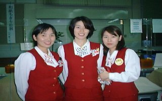 lady3.jpg (19013 バイト)